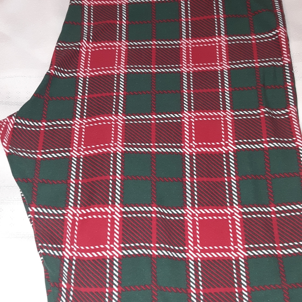 Lularoe red and green holiday plaid leggings.